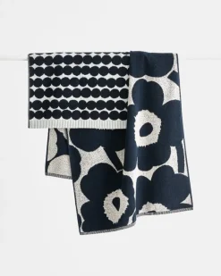 Marimekko Unikko bath towel, cotton - dark blue