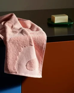 Marimekko Unikko guest towel, powder - pink
