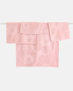 Marimekko Unikko hand towel, powder - pink