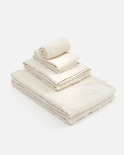 Marimekko Unikko Solid bath towel, 70 x 150 cm, ivory