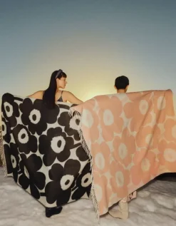 Marimekko Unikko throw, 130 x 180 cm,  white - black