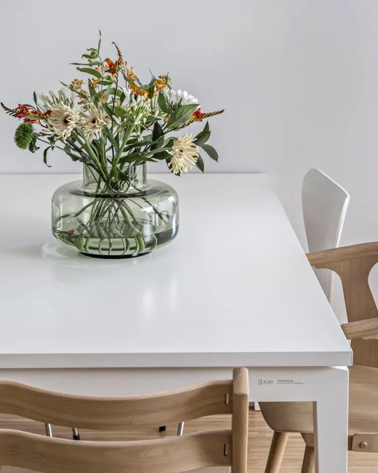 Marimekko Urna vase, olive