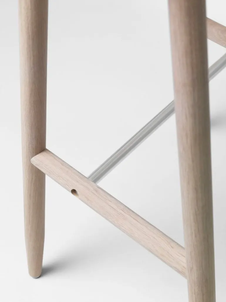 Massproductions Icha bar stool, 65 cm, white oiled oak