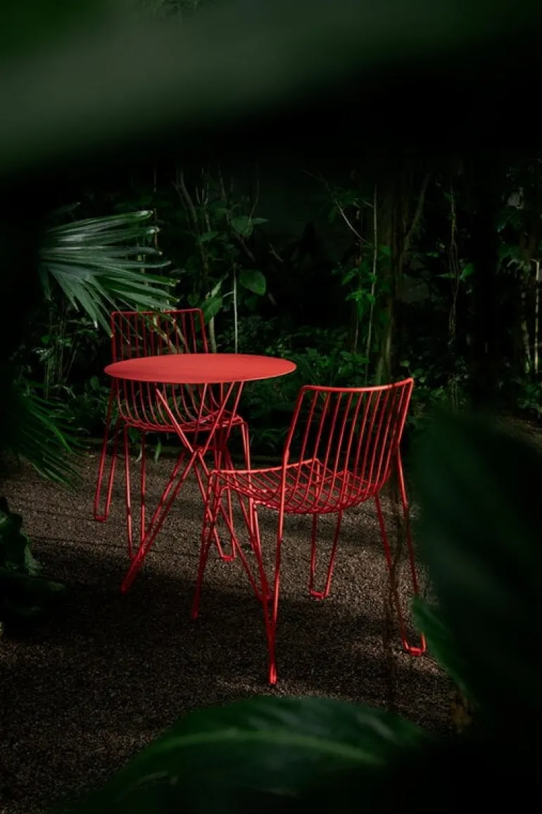 Massproductions Tio table, 60 cm, high, pure red