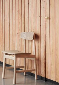 Mater Conscious 3162 chair, soaped oak - coffee waste light