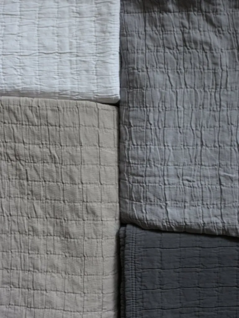 Matri Aava bed cover, 200 x 260 cm, light grey