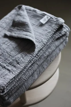 Matri Aava bed cover, 160 x 260 cm, dark grey