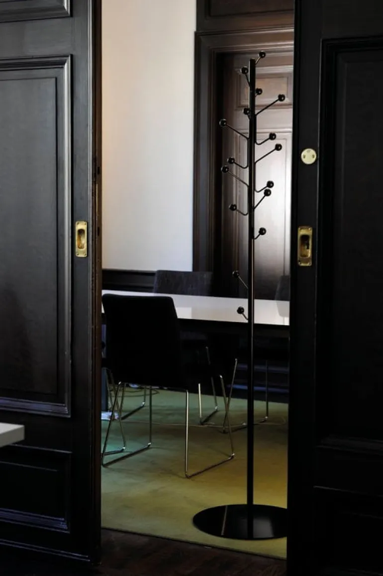 Maze Bill coat stand, black