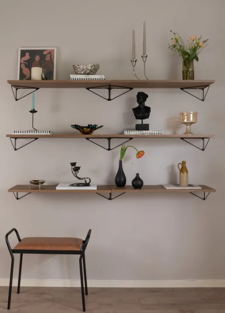 Maze Pythagoras XS shelf with brackets, walnut - black