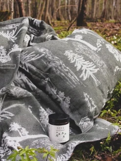 Metsä/Skogen Nebularis seat cover, 45 x 160 cm, olive - off-white