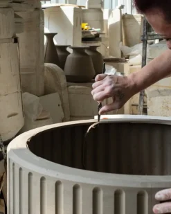 Miniforms Kolos coffee table, terracotta glazed