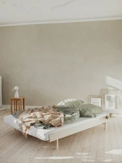 Moebe Bed, 90-180 cm, sand