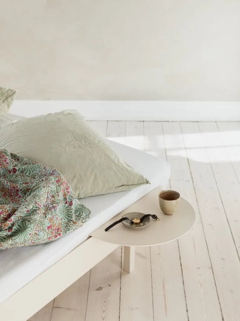 Moebe Bed side table, sand