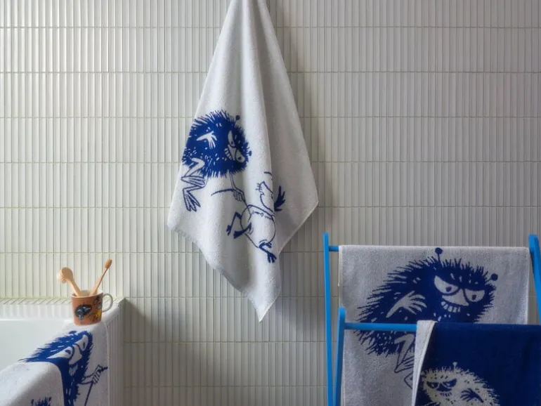 Moomin Arabia Moomin hand towel, 50 x 70 cm, Stinky, off-white