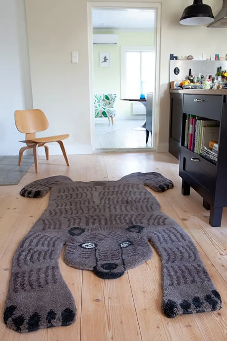 MUM's Bear rug, dark brown