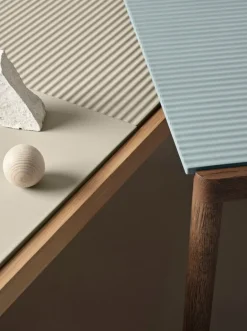 Muuto Couple coffee table, 40 x 84 cm, wavy, pale blue - dark oak