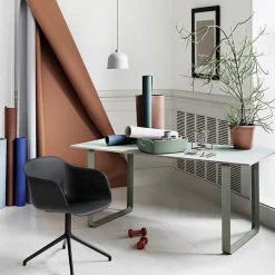 Muuto Fiber armchair, swivel base, black