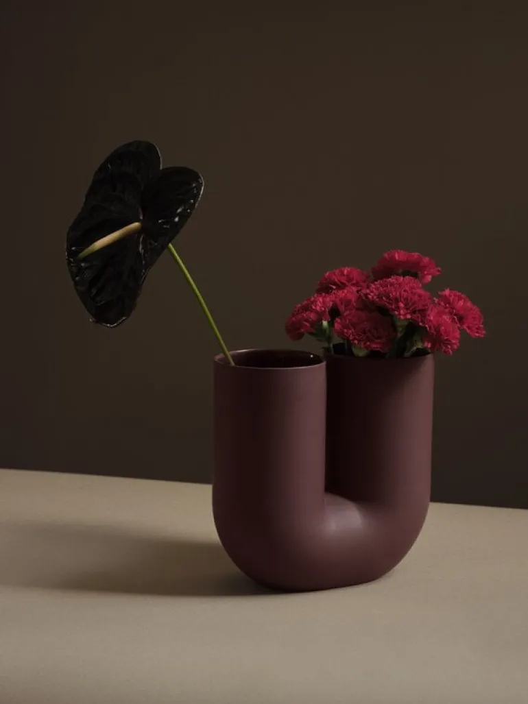 Muuto Kink vase, deep red
