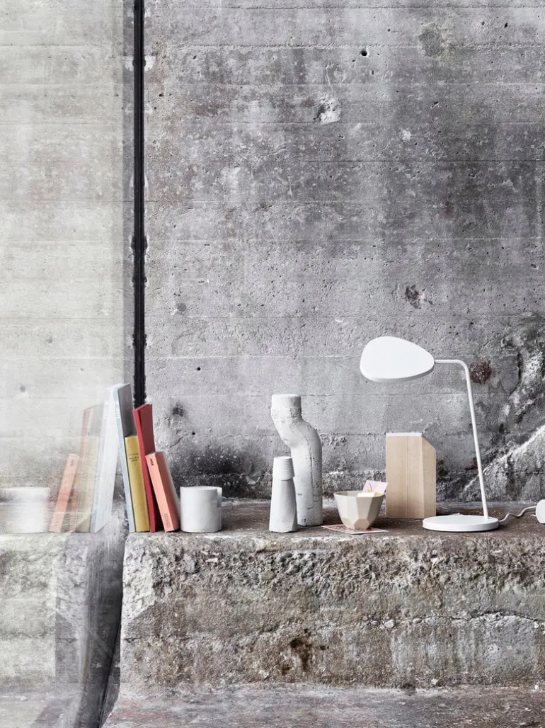 Muuto Leaf table lamp, white