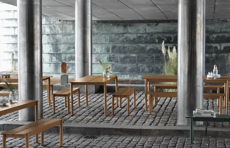 Muuto Linear Steel table 140 x 75 cm, burnt orange