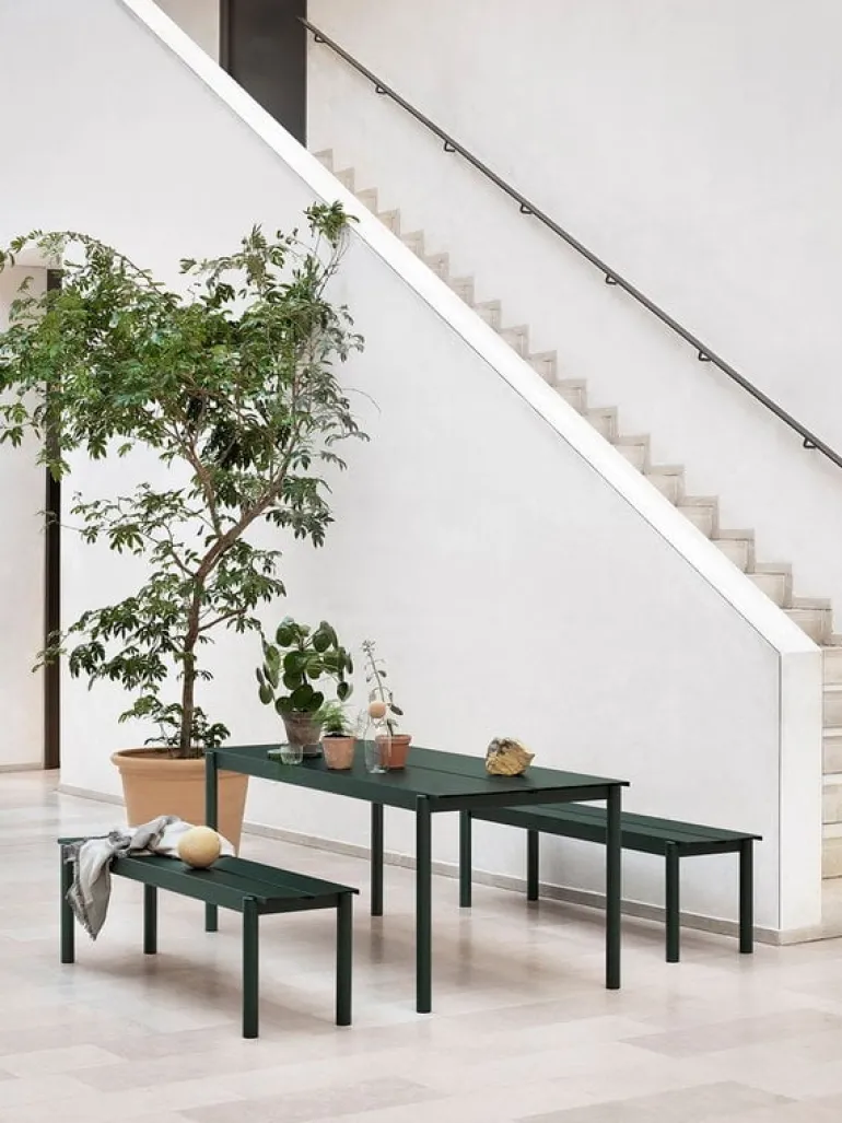 Muuto Linear Steel table 140 x 75 cm, dark green