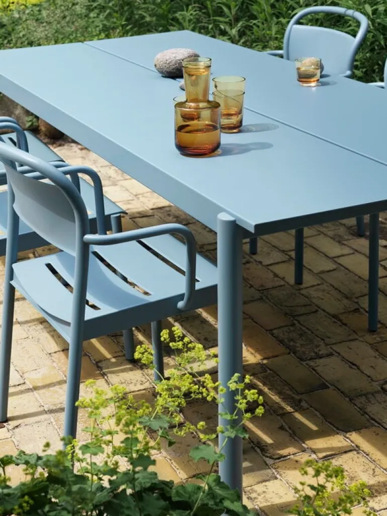 Muuto Linear Steel table, 140 x 75 cm, pale blue