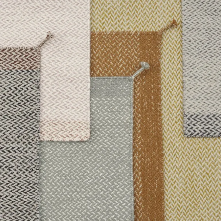 Muuto Ply rug, light rose