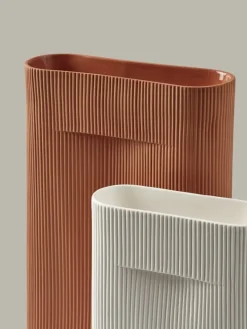 Muuto Ridge vase, 35 cm, off white