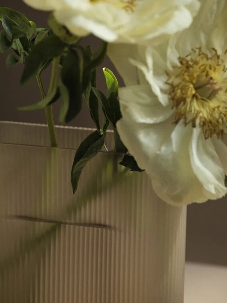 Muuto Ridge vase, 48,5 cm, taupe frosted glass