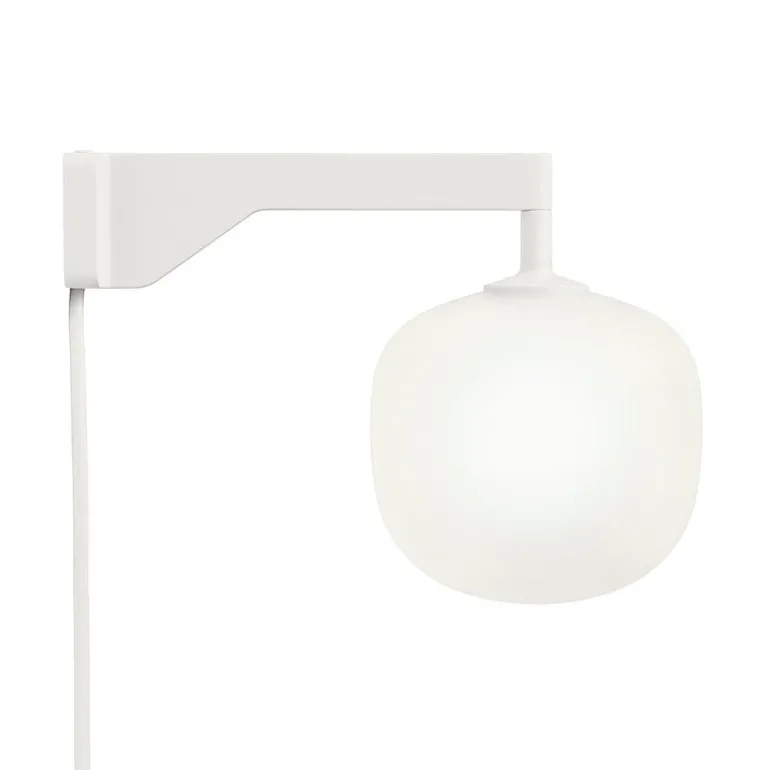 Muuto Rime wall lamp, white