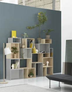 Muuto Stacked shelf module with background, small, oak