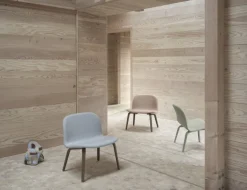 Muuto Visu lounge chair, oak - cognac leather