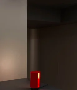 Nemo Lighting Pivotante à Poser table lamp, carmine red