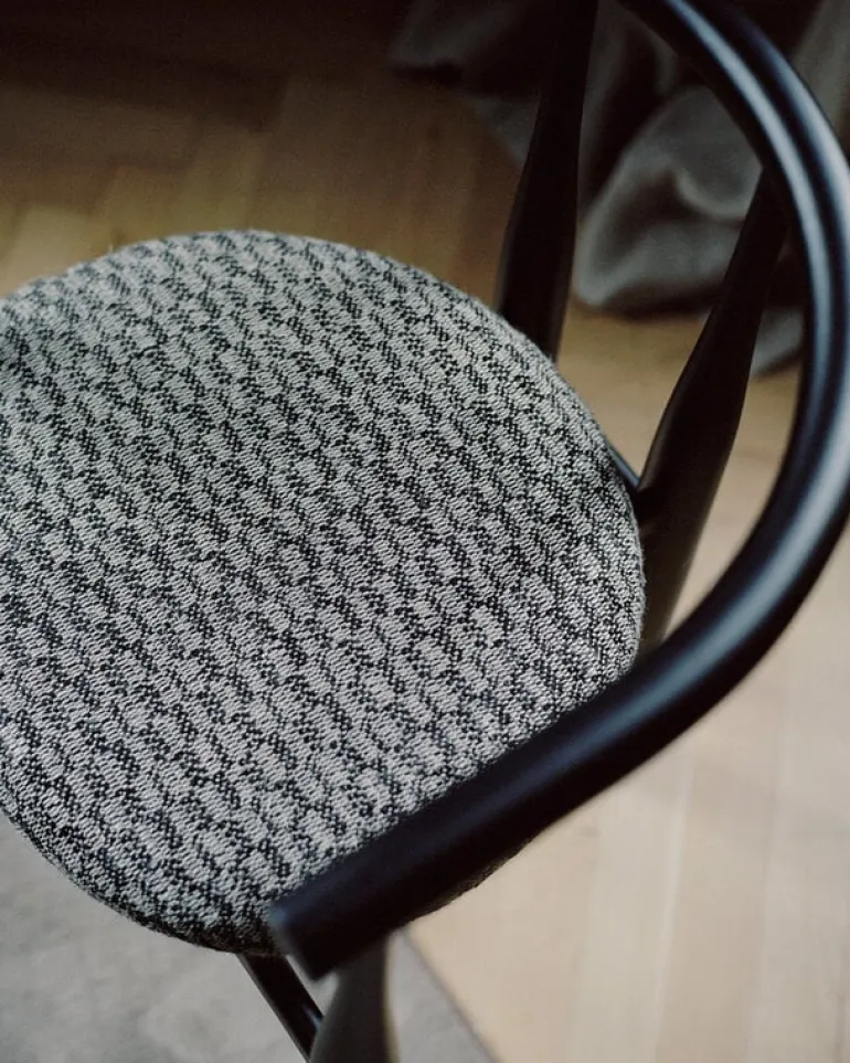 New Works Bukowski chair, black - Pur Lin 080