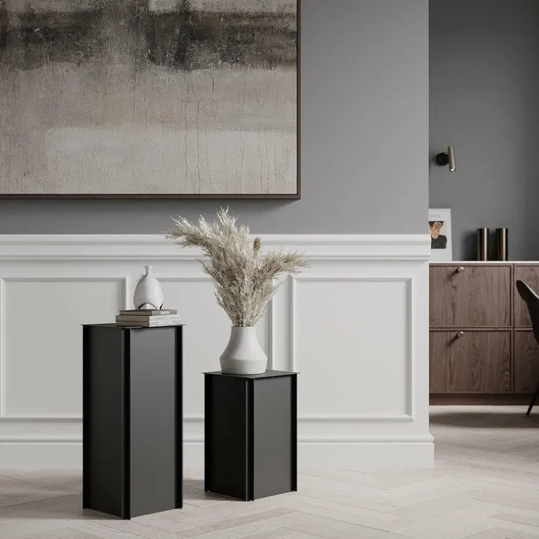 Nichba Pedestal 45 side table, black