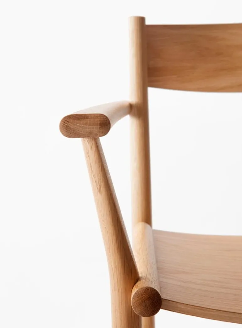 Nikari Akademia Armrest chair, lacquered oak
