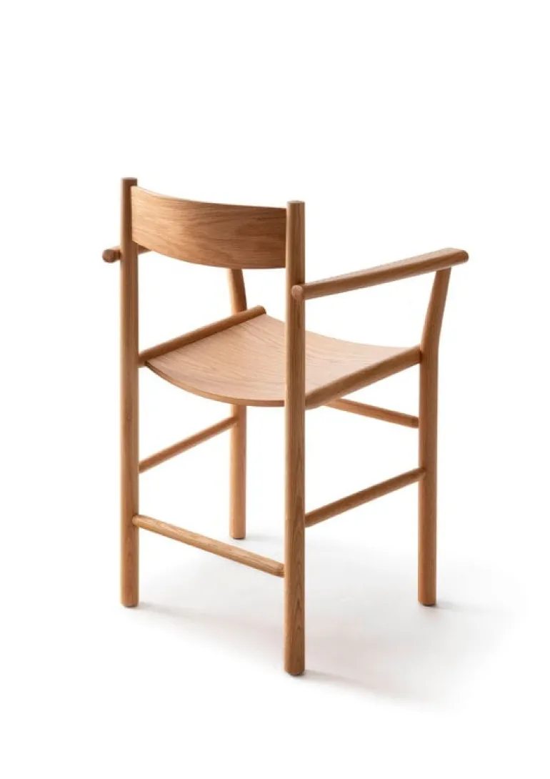 Nikari Akademia Armrest chair, lacquered oak
