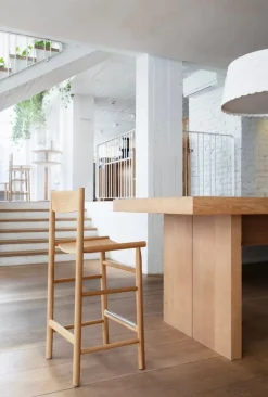 Nikari Akademia High bar chair, 65 cm, lacquered oak