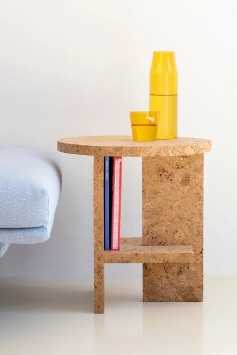 Nine Tee side table, round, natural cork