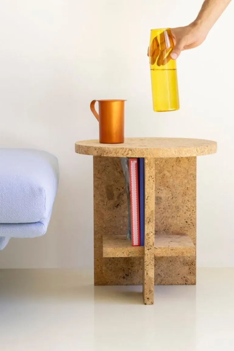 Nine Tee side table, round, natural cork