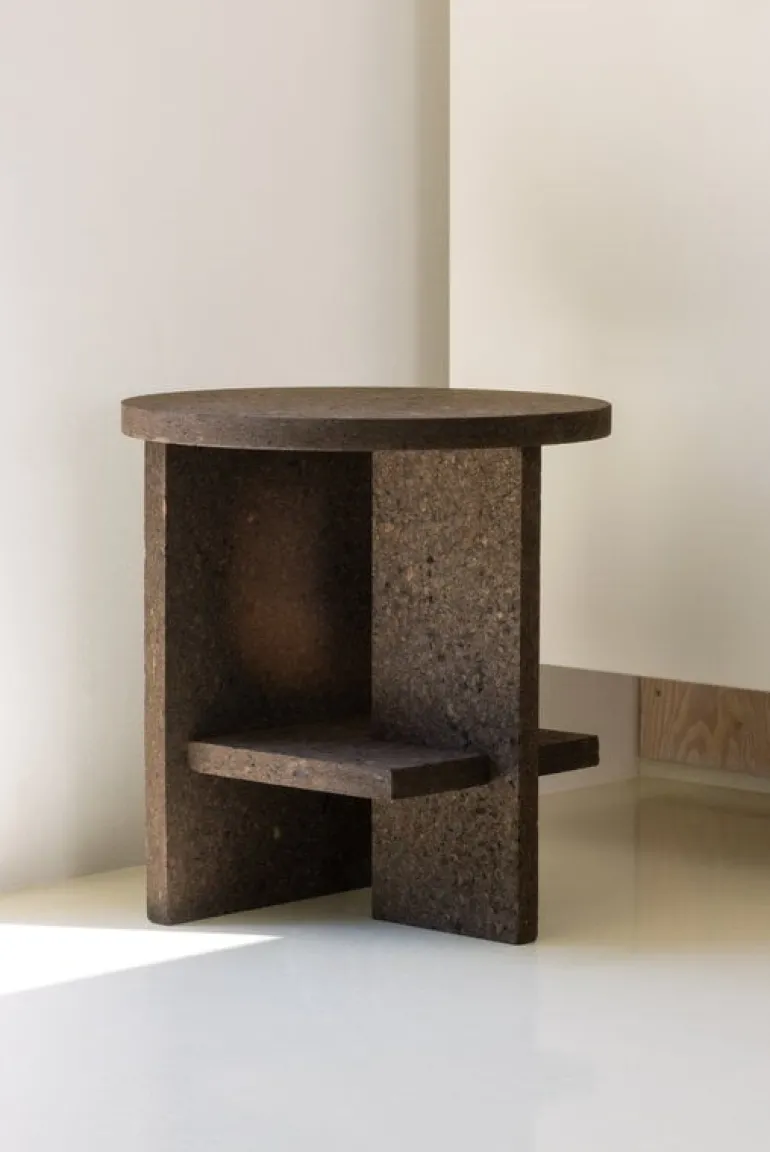 Nine Tee side table, round, smoked cork