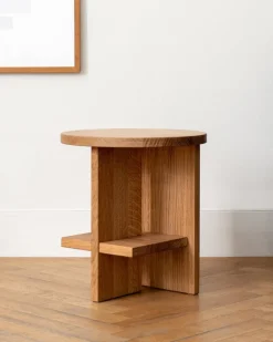 Nine Tee side table, round, matt lacquered oak