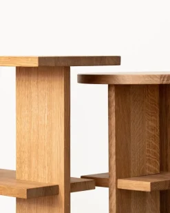 Nine Tee side table, round, matt lacquered oak