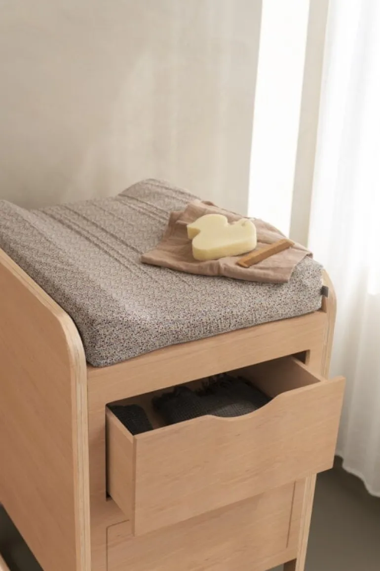 Nofred Form changing table, oak