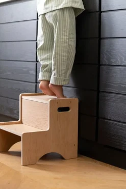 Nofred Step Up step ladder, oak