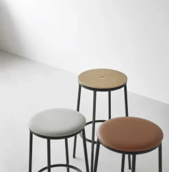 Normann Copenhagen Circa bar stool, 75 cm, black steel - oak