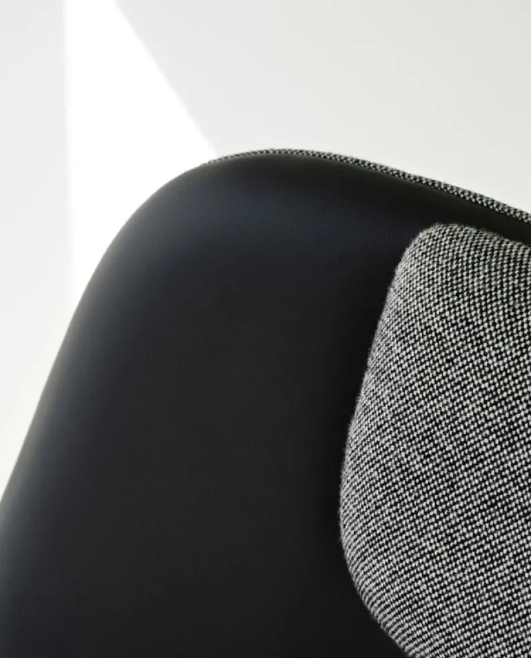 Normann Copenhagen Drape lounge chair, headr., black leather- Hallingdal 166- black