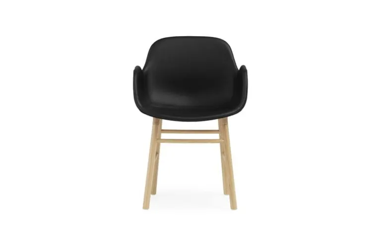 Normann Copenhagen Form armchair, oak - black leather Ultra