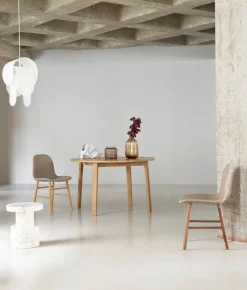 Normann Copenhagen Form chair, oak - Main Line Flax 20