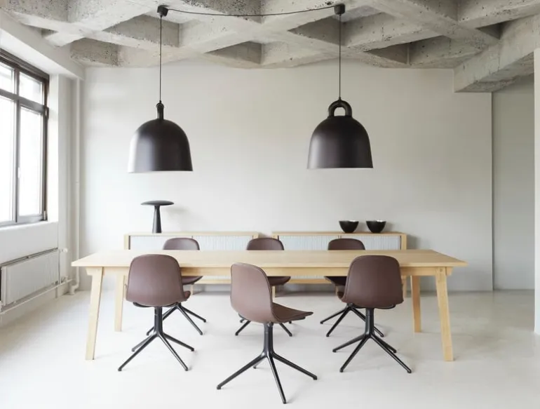 Normann Copenhagen Form Swivel 4L chair, black - black leather Ultra